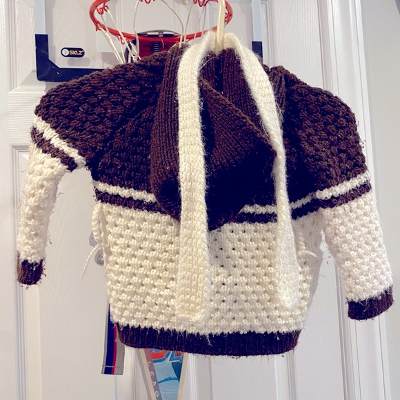 Hand Knit Hooded Sweater - Picture 4 of 4